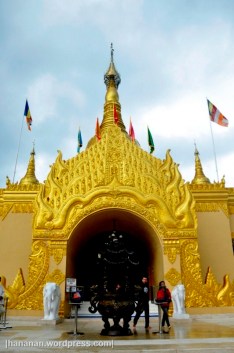Replika Pagoda Shwedagon